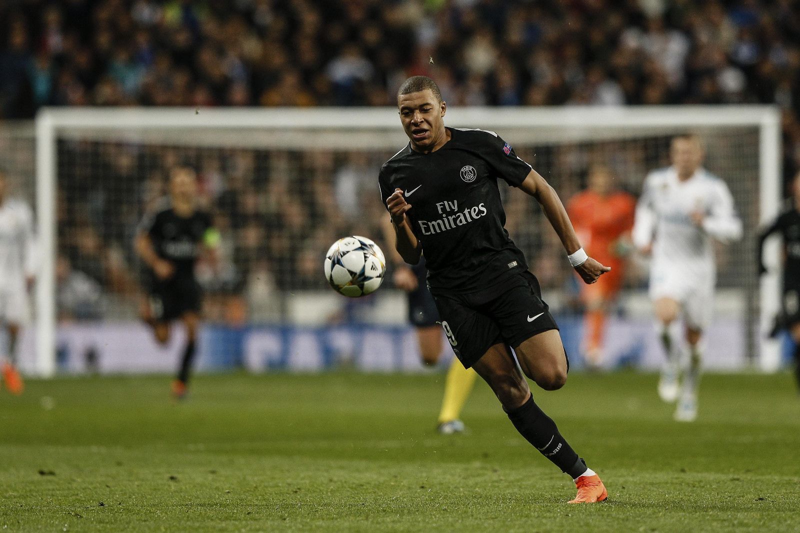 西媒：苏契奇一只脚已踏出皇社大门，球队愿意直接出售他（西媒：苏契奇离队在即，皇社愿直接将其出售）