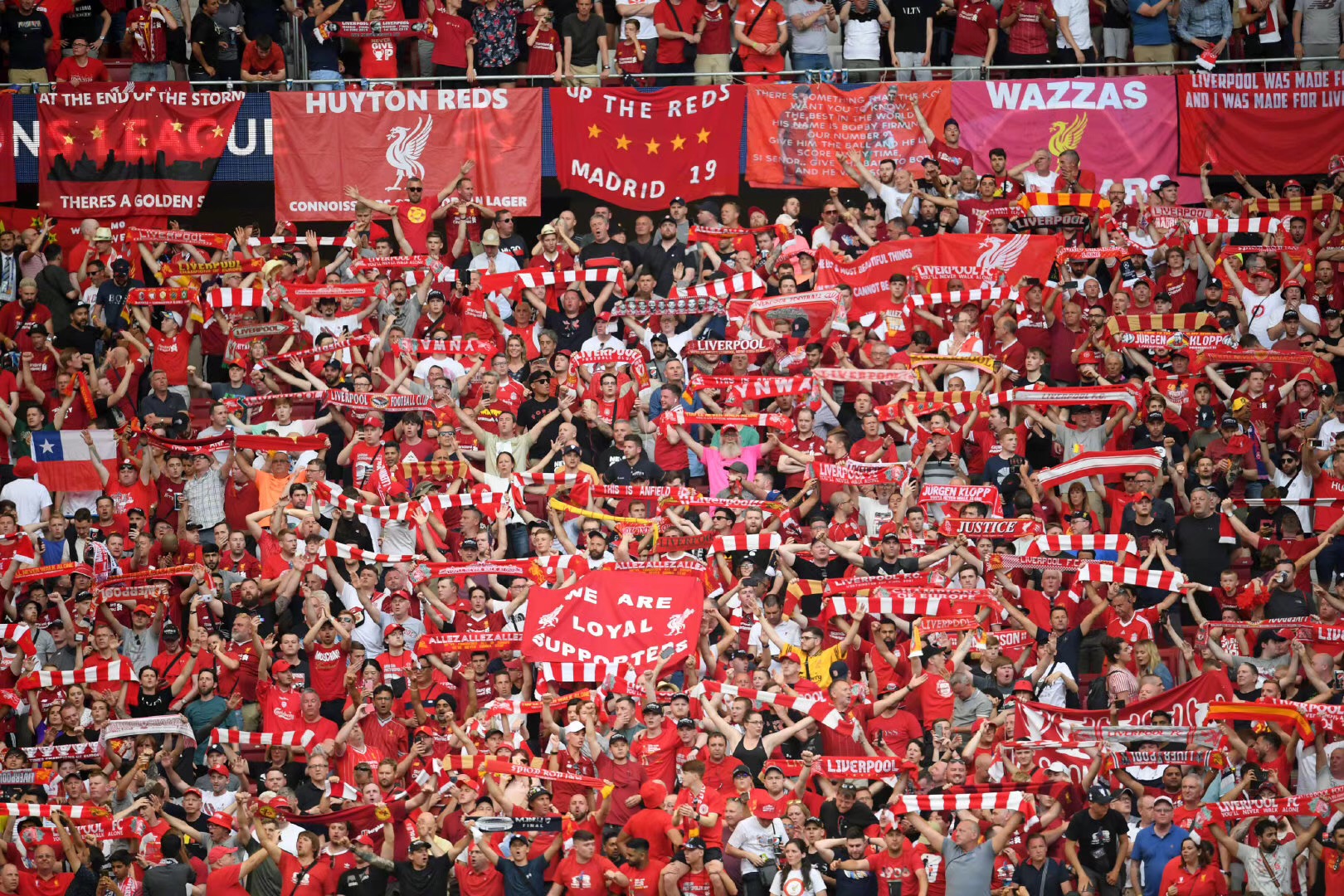 西甲：马竞2-1击败格拉纳达 保持争冠希望（西甲-马竞2-1力克格拉纳达 争冠希望仍在）