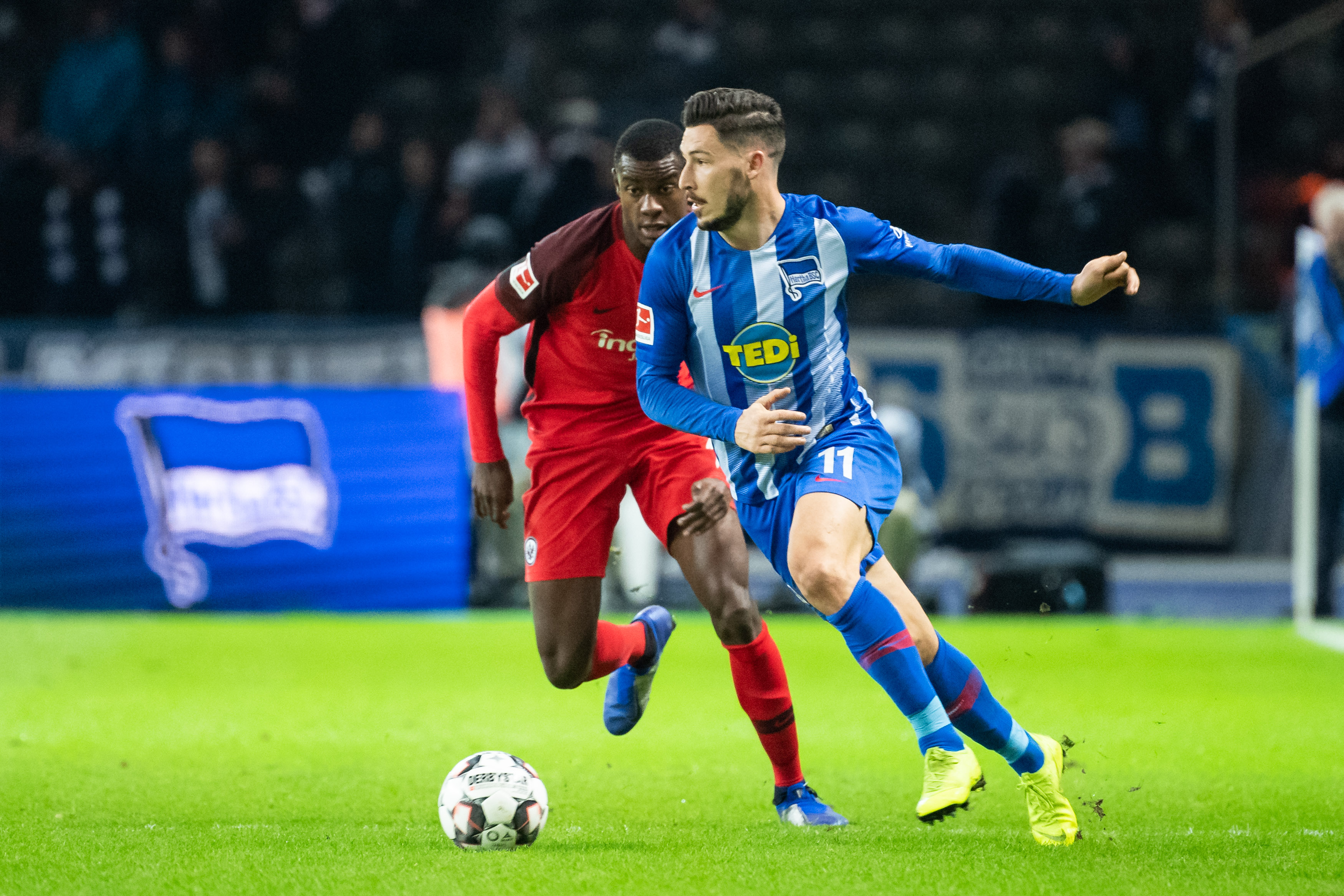 迪亚斯：裁判无视多纳鲁马被侵犯，我们需要统一的判罚标准（迪亚斯：多纳鲁马遭侵犯被裁判忽略，判罚标准亟待统一）