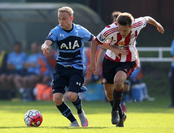 维蒂尼亚是第九位欧冠对英格兰球队戴帽球员，也是葡萄牙首人（维蒂尼亚成为欧冠对英格兰球队戴帽第9人，葡萄牙球员首例）