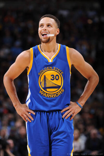 底薪值不值？威少本赛季7次砍下得分助攻两双，排名联盟第5（威少本季7次斩获得分+助攻两双列联盟第5，底薪是否值回票价？）