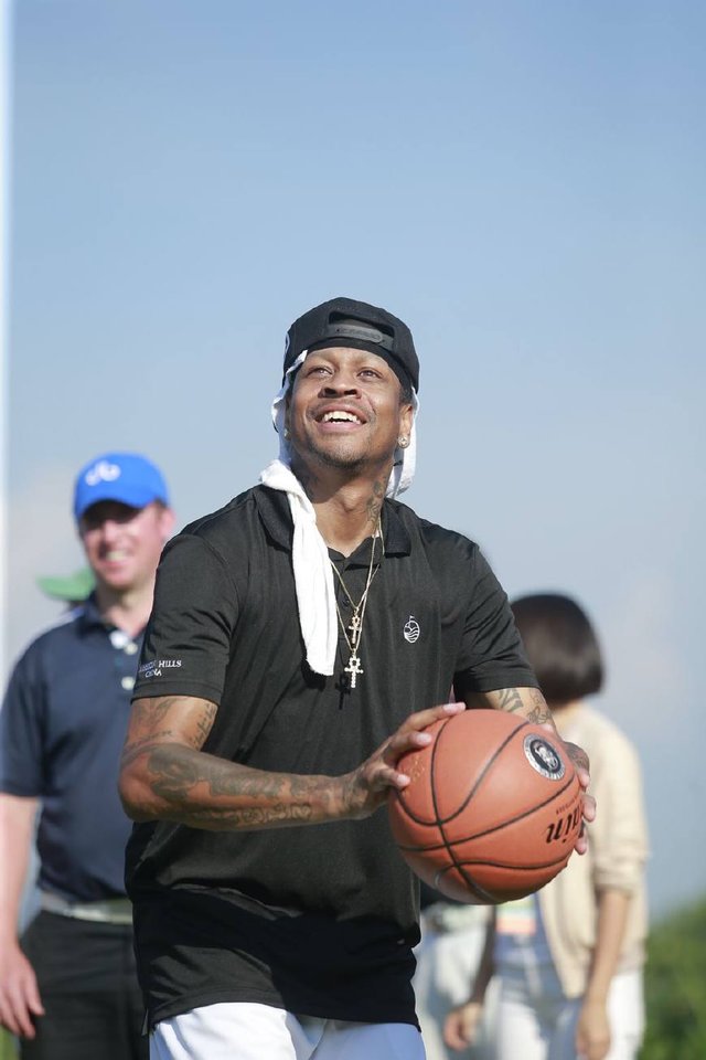 罗马诺：埃弗顿有意签下霍尔，并已经向切尔西正式提交报价（罗马诺：埃弗顿追逐霍尔，已向切尔西递交正式报价）