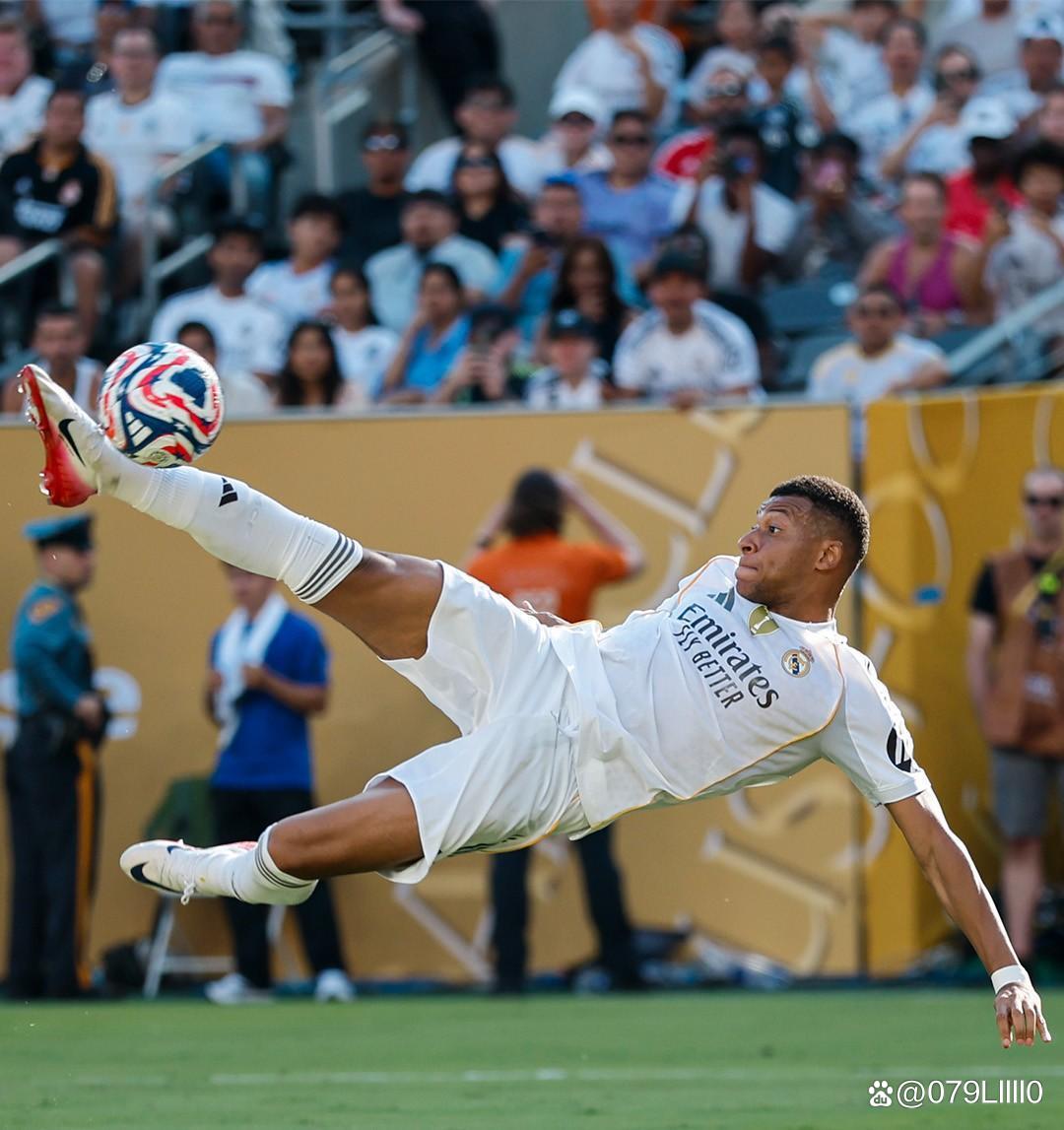 奥卡福尔抱怨没入选国家队，扎卡：有时候你得闭嘴去努力工作（奥卡福尔不满落选国家队，扎卡回怼：少说话，多干活）